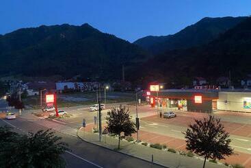 Apartamenty turystyczne Apartament Cu 3 Camere Parcare Gratuită