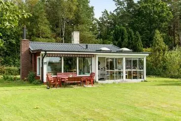 ツーリストアパートメント Cottage With Own Jetty In Ljungbyhed