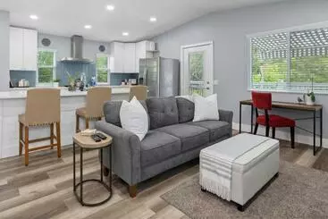 Turistihuoneistot Sea Glass Cottage   Minutes To Downtown St Pete And The Beaches