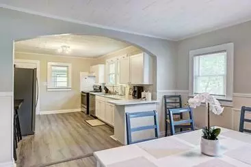 ツーリストアパートメント 3br/2 Bath With King And Outside Fire Pit