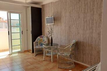 Apartamentos turísticos Little Chatty, Parking & Wifi Free