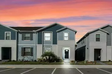 Turistihuoneistot 5 Bedrooms   4,5 Bathrooms   Windsor At Westside 8917 Sa