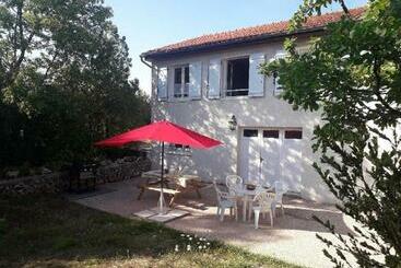 شقق خاصة سياحية Gîte Du Guilhaumard Et Du Larzac