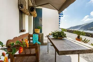 ツーリストアパートメント La Perla Di Cala Gadir