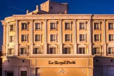 ホテル Le Royal Park