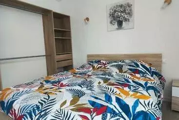 Apartamenty turystyczne Appartement Le République Idéalement Situé