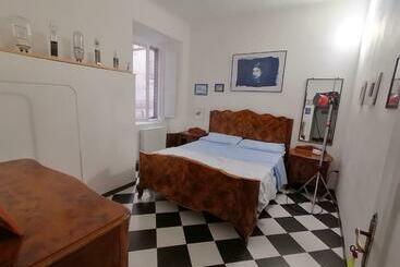 游客公寓 Gallery House