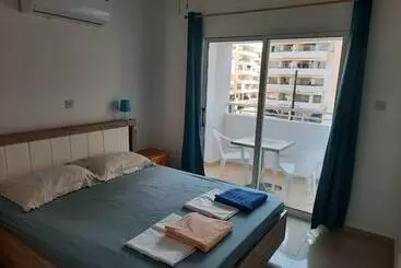 آپارتمان‌های توریست‌ها Large Apt 2 Bedrooms Sea View & 2 Balconies
