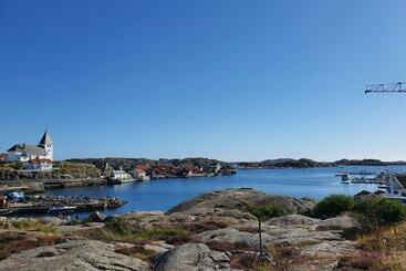 דירות לתיירים 50 M Till Bad I Centrala Skärhamn