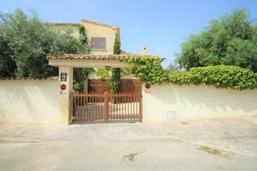 דירות לתיירים Chalet Casaturis En Urb. La Font Sant Joan D´alacant Ch102
