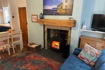 ツーリストアパートメント Darnholm Cottage
