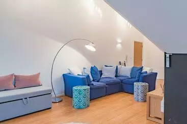 Appartements touristiques The Loft At Emperor Court By Bloom Stays
