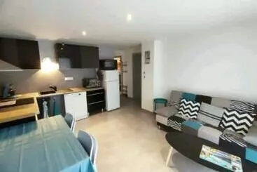 Turist apartmanları Appartement Moderne Près Du Lac Et Centre Ville. Résidence Les Eaux Vives