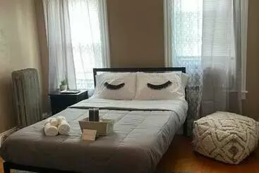 ツーリストアパートメント Shy’s Place Brockton