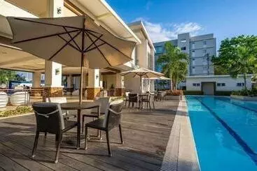 ツーリストアパートメント 2br Homestay 8spatial With Pool Near S&r And Matina District