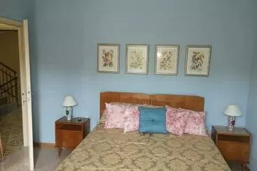 ツーリストアパートメント Villa Florida