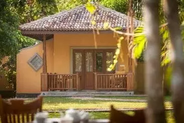 ツーリストアパートメント Birds Paradise Cabanas Unawatuna