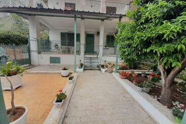 דירות לתיירים Casa Vacanze Ciccinè