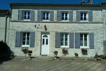 Turist apartmanları Gîte Climatisé Les Hirondelles