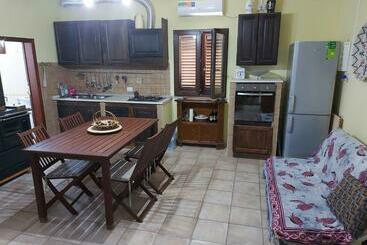 דירות לתיירים Sa Domu  E Pisittu