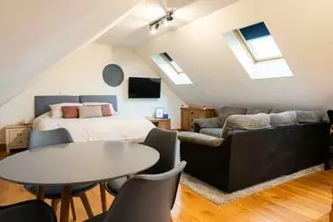 Turistlejligheder Silverwood Loft