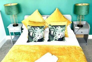 آپارتمان‌های توریست‌ها Luxurious Mk City Apartment  Walk To Train Station, Smart Tv With Netflix, Disney Plus & Prime!