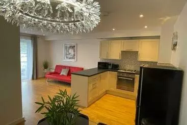 ツーリストアパートメント Moda Wigan   Stylish 2 Bed Apartment Central Wigan