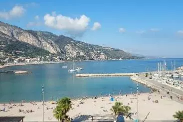 آپارتمان‌های توریست‌ها Trilocale Mentone Vista Mare