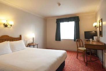 Отель Travelodge Havant Rowland's Castle