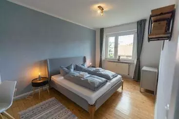 ツーリストアパートメント Rr   Central Apartment 80qm   Balcony   Washer