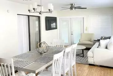 آپارتمان‌های توریست‌ها Delightful 3 Bdrm Home, Mins To Clearwater Beach