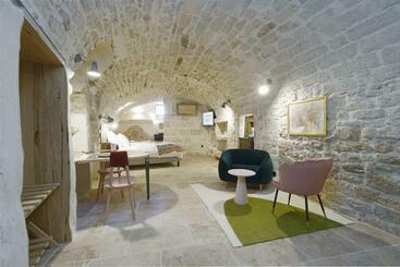 ペンション Les Confidentielles