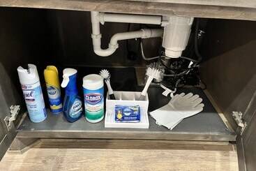 آپارتمان‌های توریست‌ها The Cosmopolitan Modern, Cozy, New 3bedroom Home