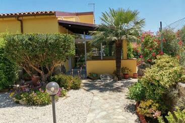 Жильё для туристов Villa Genovesi Tamerici