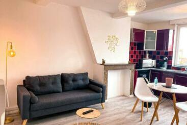 דירות לתיירים Les Feuilles D Or   Appartement Confort   Centre Ville