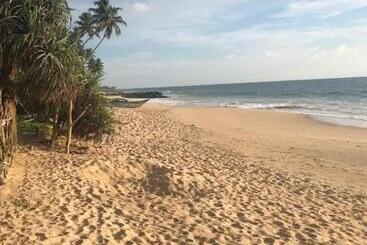 مبيت وإفطار Madampa Ganga Villa