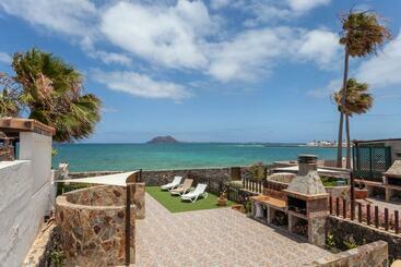 ツーリストアパートメント Villa Gran Marina Beachfront Corralejo By Holidays Home