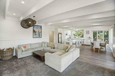 דירות לתיירים Honey Bee Lodge At Goughs Bay