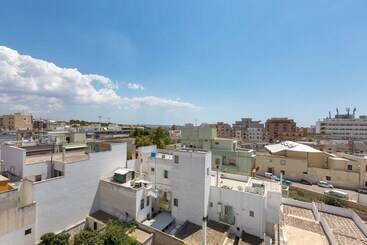 شقق خاصة سياحية 3110 Attico Nereide By Barbarhouse