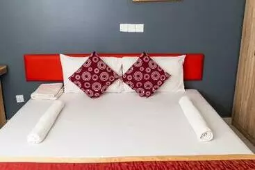 Majatalo The G Ten Holiday Inn