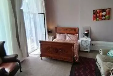 Apartamente turistice Sea View Studio Flat With Balcony, Parking