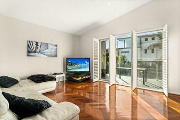 游客公寓 Villa On Steele