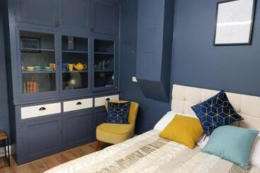 پانسیون Spacious Self Contained Accommodation 135 Cantebury Road