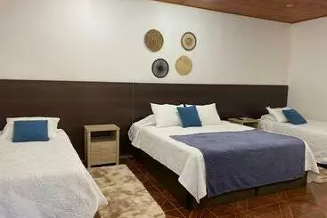 Hospedaria Linares