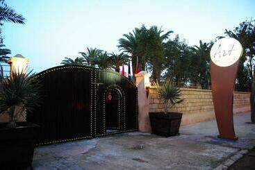 ホテル Art Suites