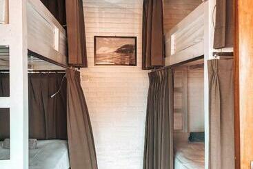 Vandrarhem Canggu Chill Surf & Stay