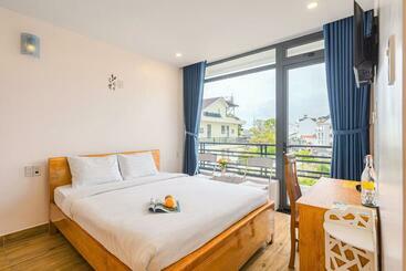 Vuon Xuan Hotel   Stay 24h