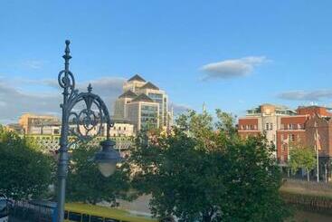 膳宿费 The Tara Suite Private Room