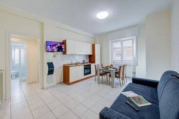 Apartamenty turystyczne White Flower 250mt From Sea