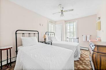 Отель Albatross